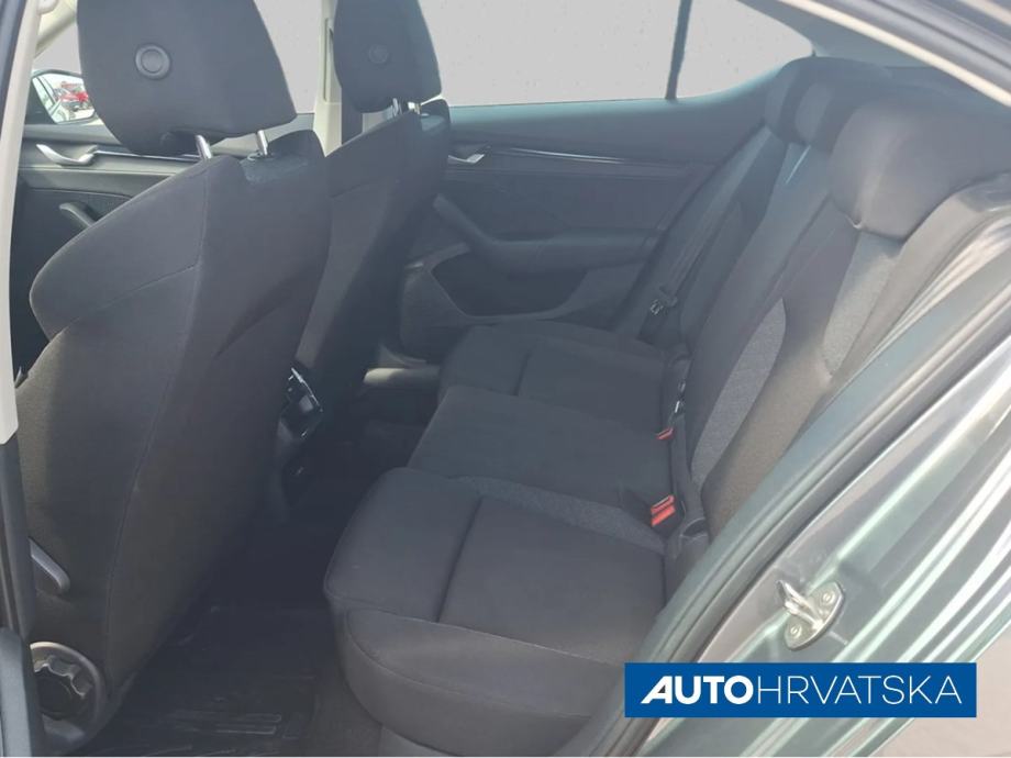 ŠKODA OCTAVIA 2.0 TDI ESSENCE -Tvorničko Jamstvo!, 28.490,00 €, fotografija 12