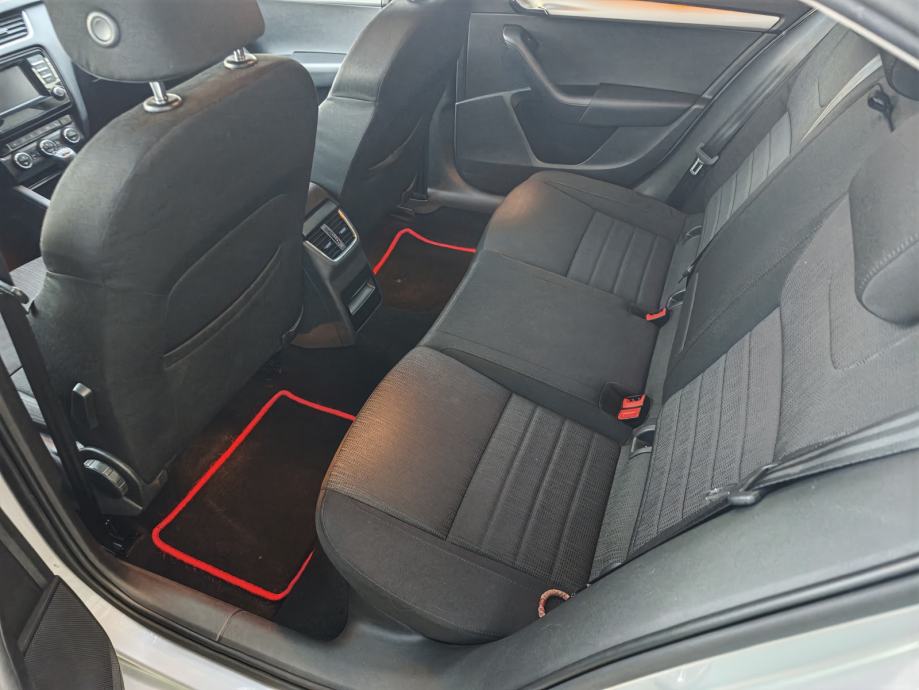 Škoda Octavia 2,0 TDI Greentech Elegance, fotografija 5