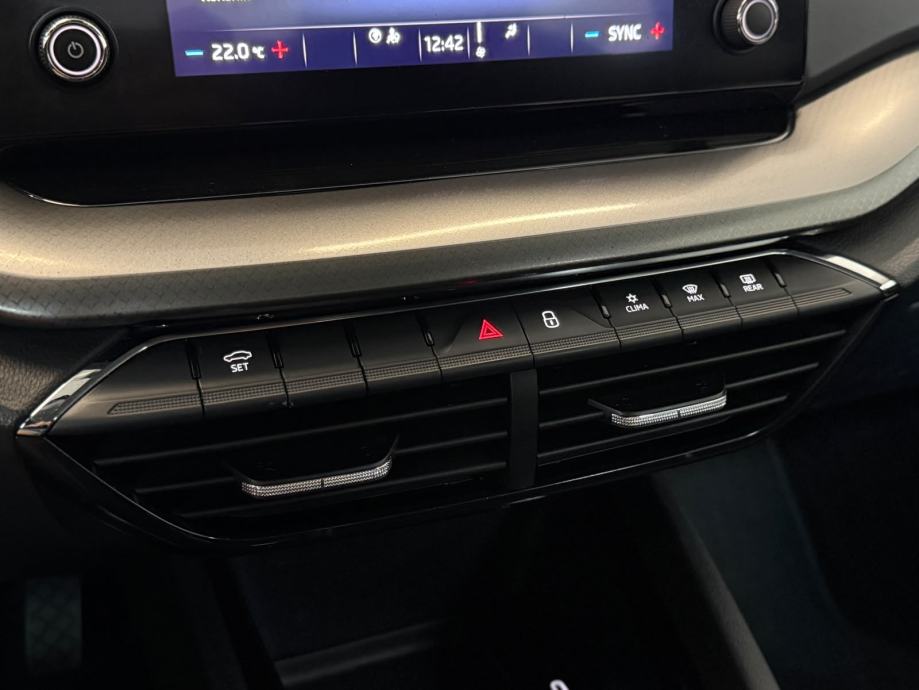 Škoda Octavia 2,0 TDI • HR AUTO • JAMSTVO 24MJ • LEASING 0% UČEŠĆA, fotografija 20