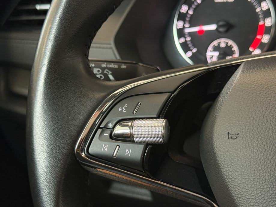 Škoda Octavia 2,0 TDI • HR AUTO • JAMSTVO 24MJ • LEASING 0% UČEŠĆA, fotografija 13
