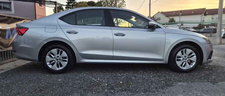 Škoda Octavia 2,0 TDI HR VOZILO KAO NOVO, fotografija 3