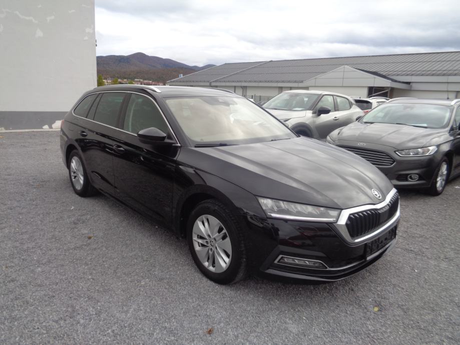 Škoda Octavia 2,0 TDI - kpl servisna zgodovina, fotografija 2