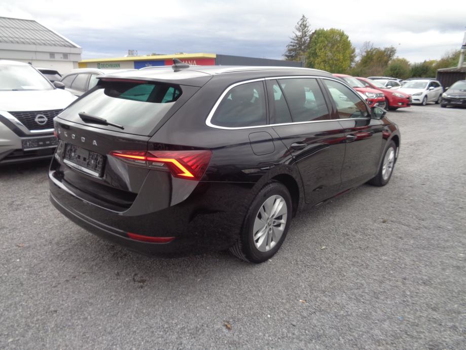 Škoda Octavia 2,0 TDI - kpl servisna zgodovina, fotografija 3