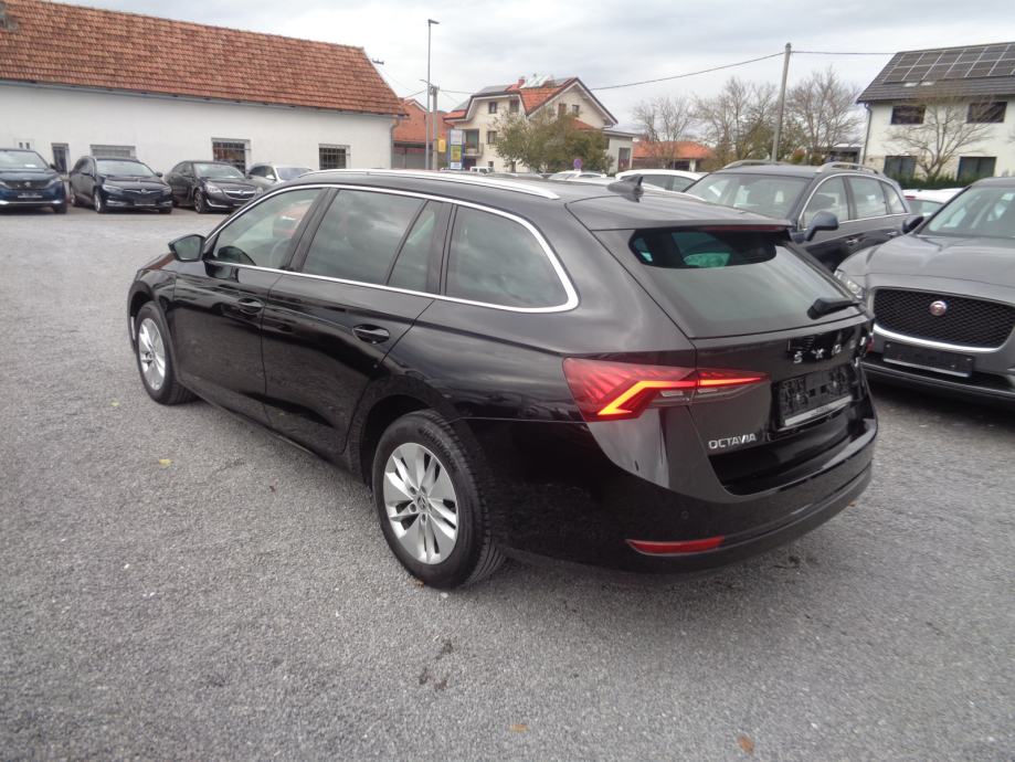 Škoda Octavia 2,0 TDI - kpl servisna zgodovina, fotografija 4
