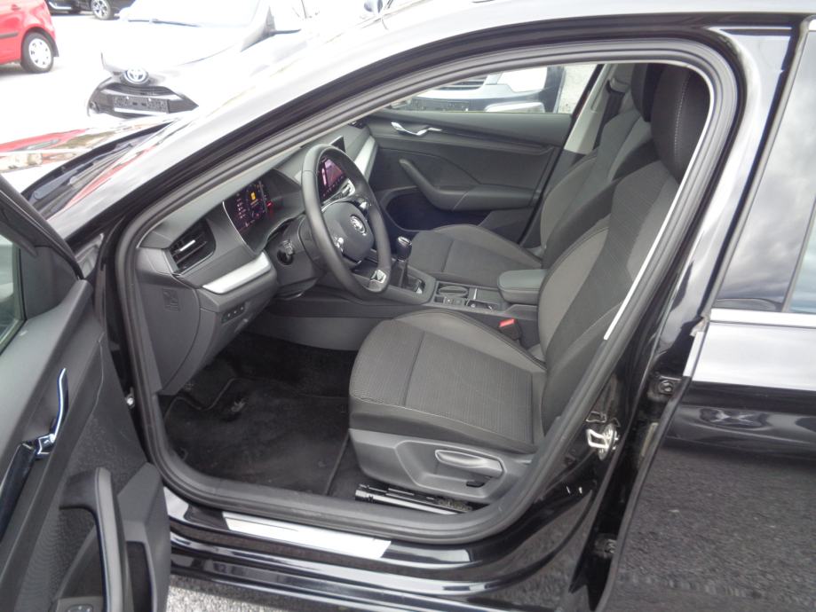 Škoda Octavia 2,0 TDI - kpl servisna zgodovina, fotografija 5