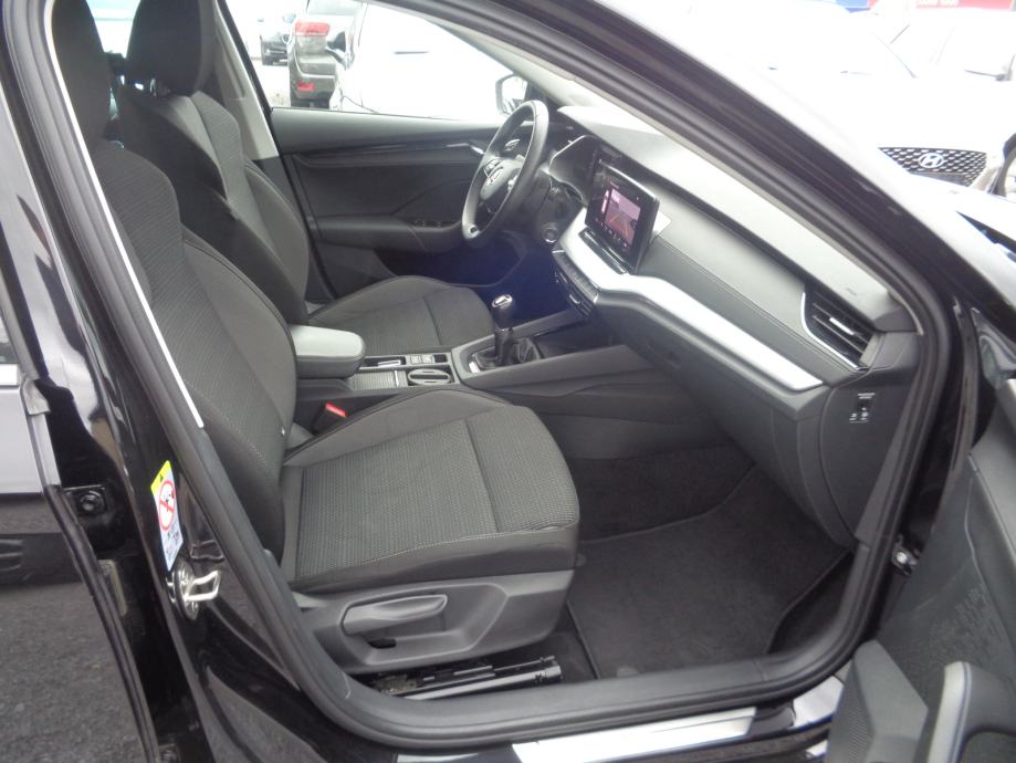 Škoda Octavia 2,0 TDI - kpl servisna zgodovina, fotografija 8