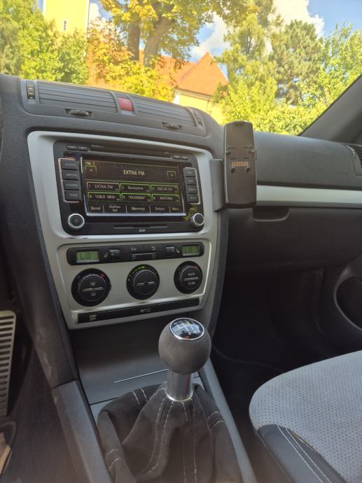 Škoda Octavia 2.0 TDI RS, fotografija 9