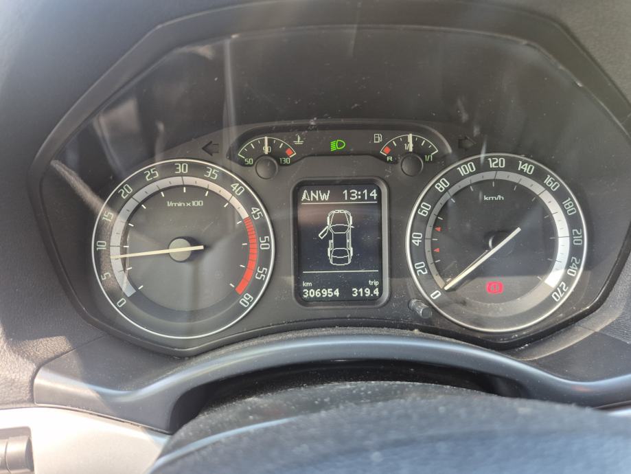 Škoda Octavia 2.0 TDI RS, fotografija 8