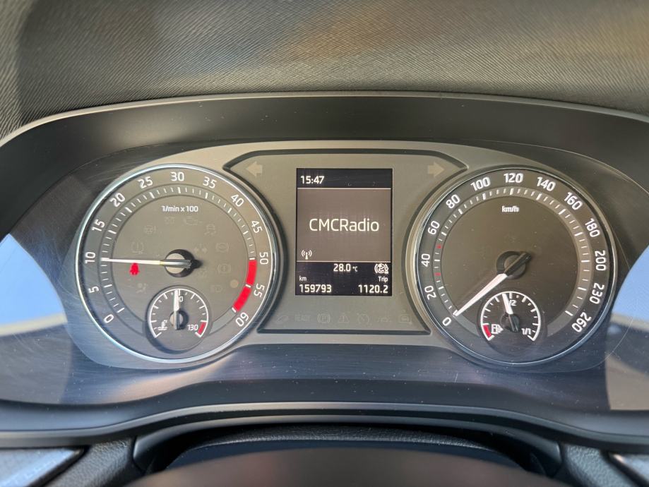 Škoda Octavia 2,0 TDI, SERVISNA KNJIGA,, pogled izvana - slika 3
