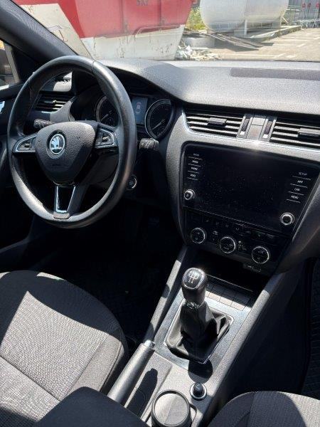 Škoda Octavia 2,0 TDI, fotografija 9