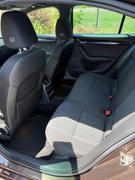 Škoda Octavia 2,0 TDI, fotografija 15