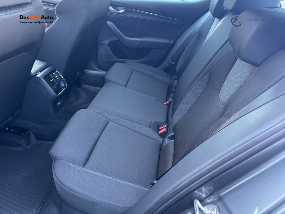Škoda Octavia FL Essence 2.0 TDI, fotografija 11