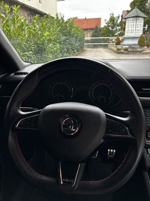 Škoda Octavia 2,0 TDI VRS, fotografija 10