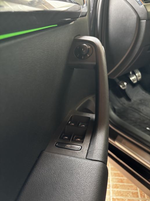 Škoda Octavia 2,0 TDI VRS, fotografija 15