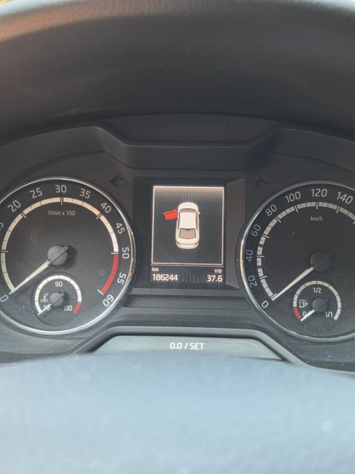 Škoda Octavia 2,0 TDI, fotografija 8
