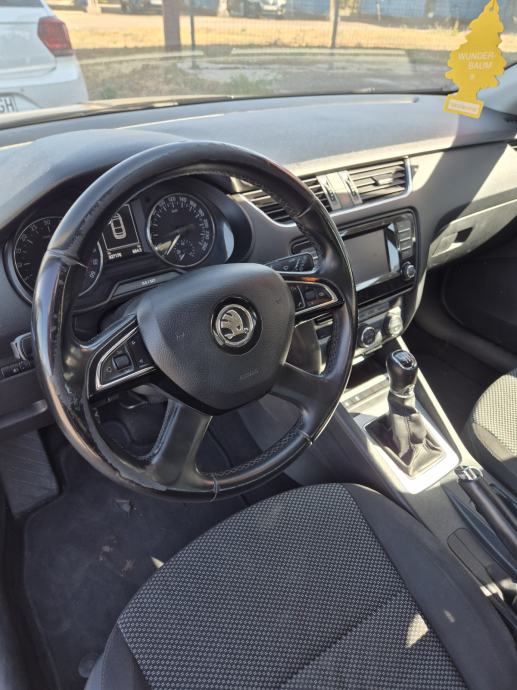 Škoda Octavia 2,0 TDI, fotografija 7