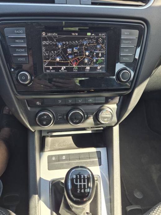Škoda Octavia 2,0 TDI, fotografija 10