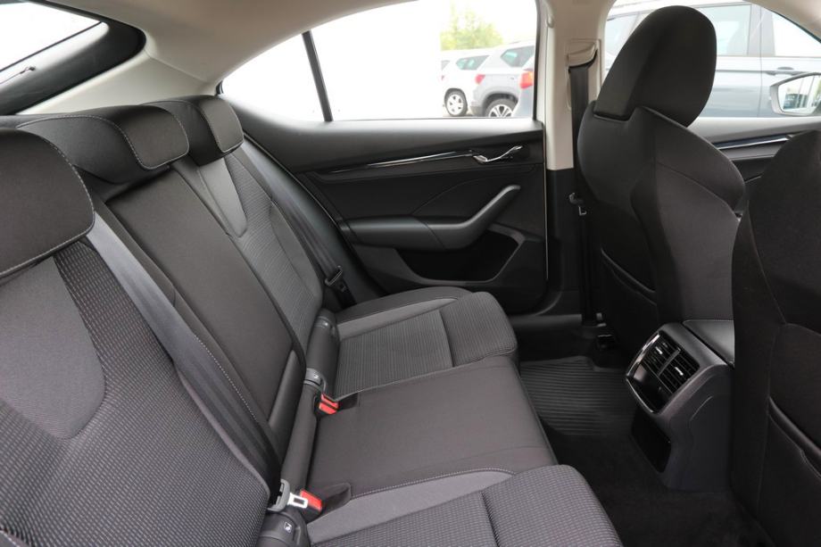 Škoda Octavia 2.0 TDI Business -Novi model-, fotografija 8