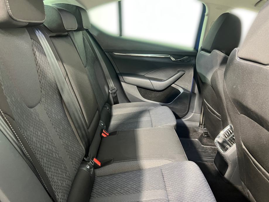 Škoda Octavia 2.0 TDI STYLE - 3 godine jamstva, fotografija 20