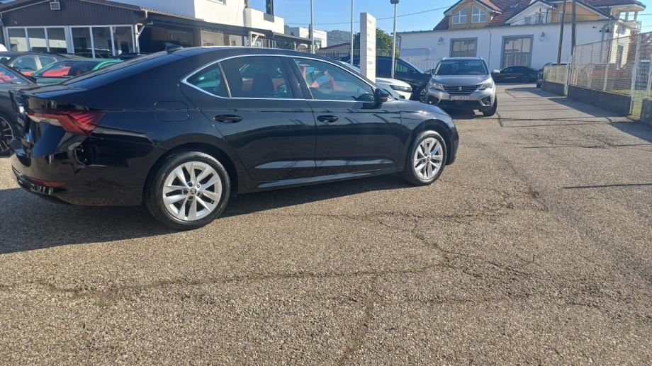 Škoda Octavia 2,0 TDI Style DSG/ 1 Vlasnik/ Reg.do 07/2027/ Sa PDV-om, fotografija 5
