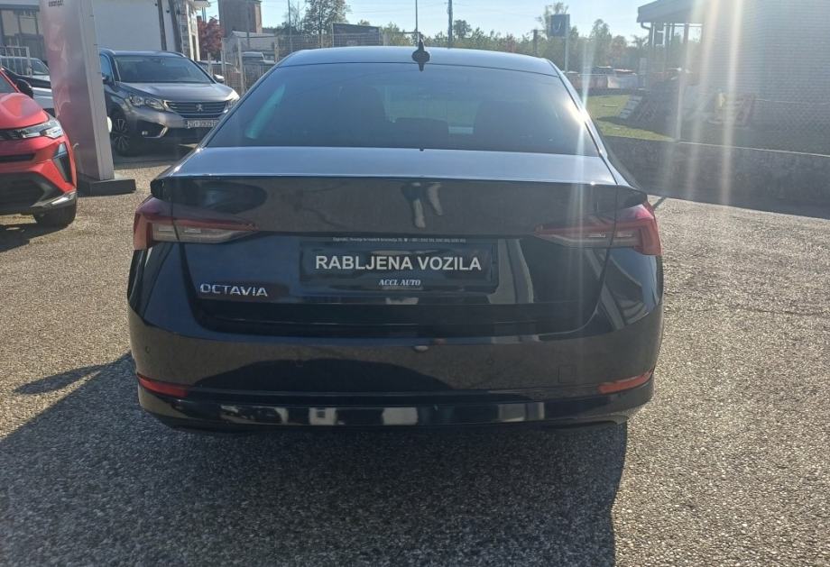 Škoda Octavia 2,0 TDI Style DSG/ 1 Vlasnik/ Reg.do 07/2027/ Sa PDV-om, fotografija 6