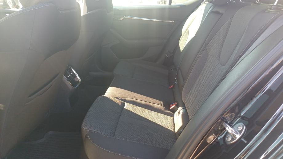 Škoda Octavia 2,0 TDI Style DSG/ 1 Vlasnik/ Reg.do 07/2027/ Sa PDV-om, fotografija 14