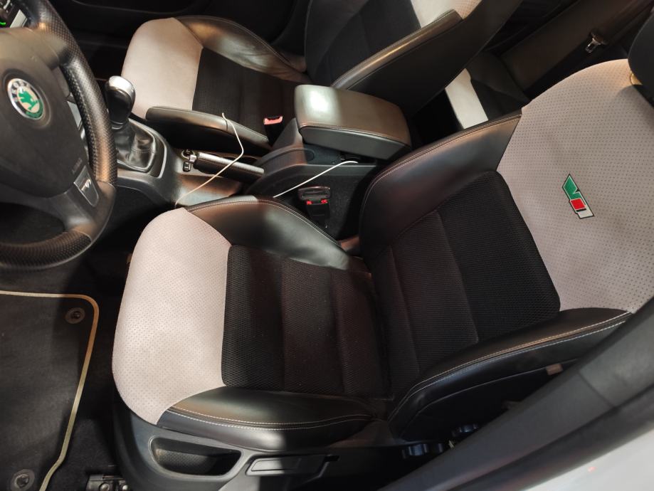 Škoda Octavia 2,0 TFSI, fotografija 8