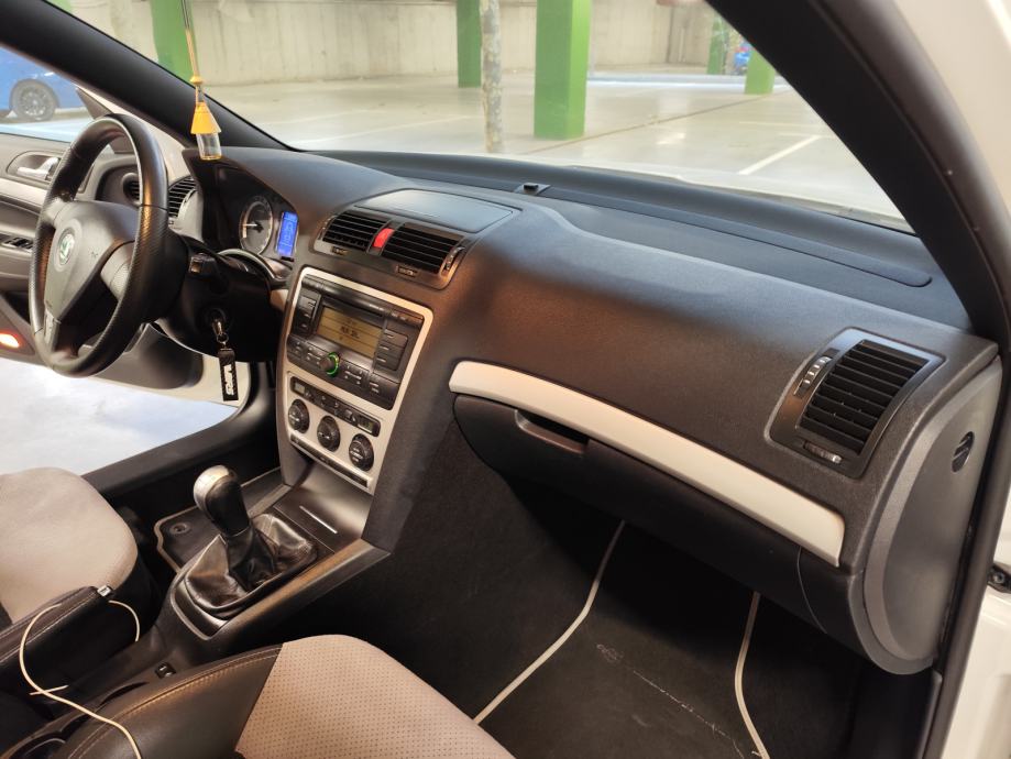 Škoda Octavia 2,0 TFSI, fotografija 5