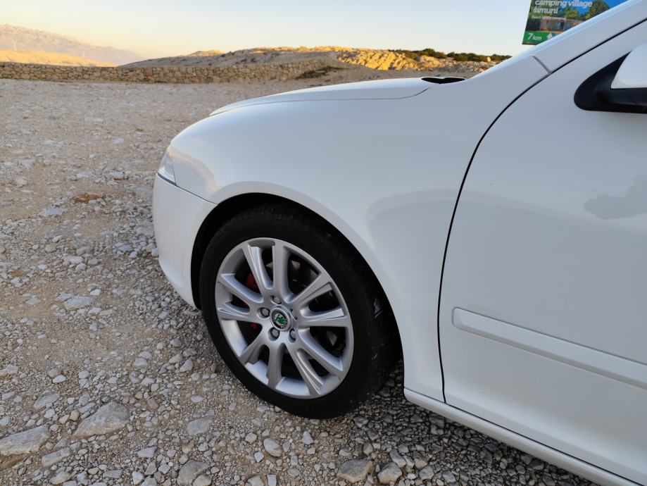 Škoda Octavia 2,0 TFSI, fotografija 3