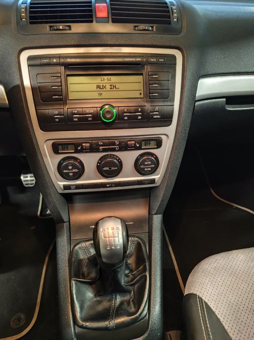 Škoda Octavia 2,0 TFSI, fotografija 12