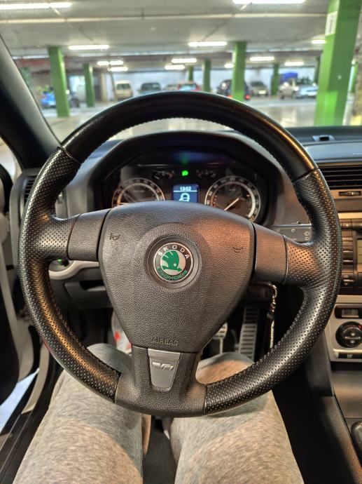 Škoda Octavia 2,0 TFSI, fotografija 9