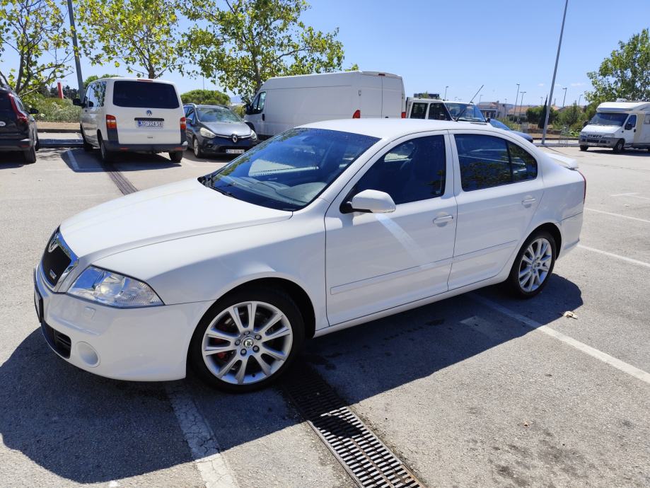 Škoda Octavia 2,0 TFSI, fotografija 2