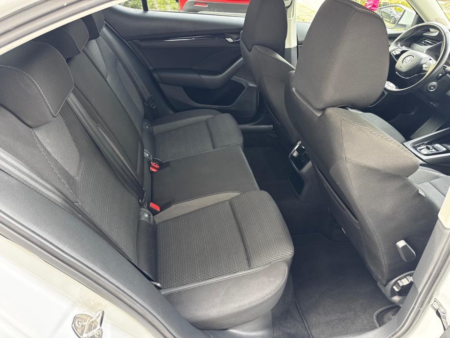 Škoda octavia 2.0TDI 2023g DSG, fotografija 14