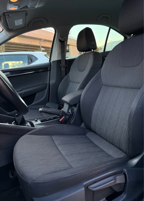 ŠKODA OCTAVIA 2.0TDI DSG HR AUTO, fotografija 7