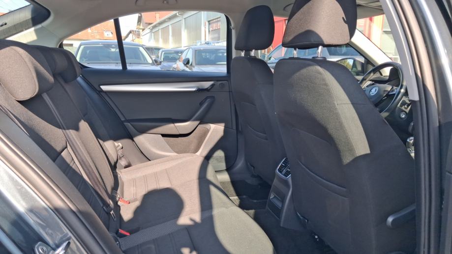 SKODA OCTAVIA 2019 • PREMIUM jamstvo • AutoZubak Rabljena, fotografija 10