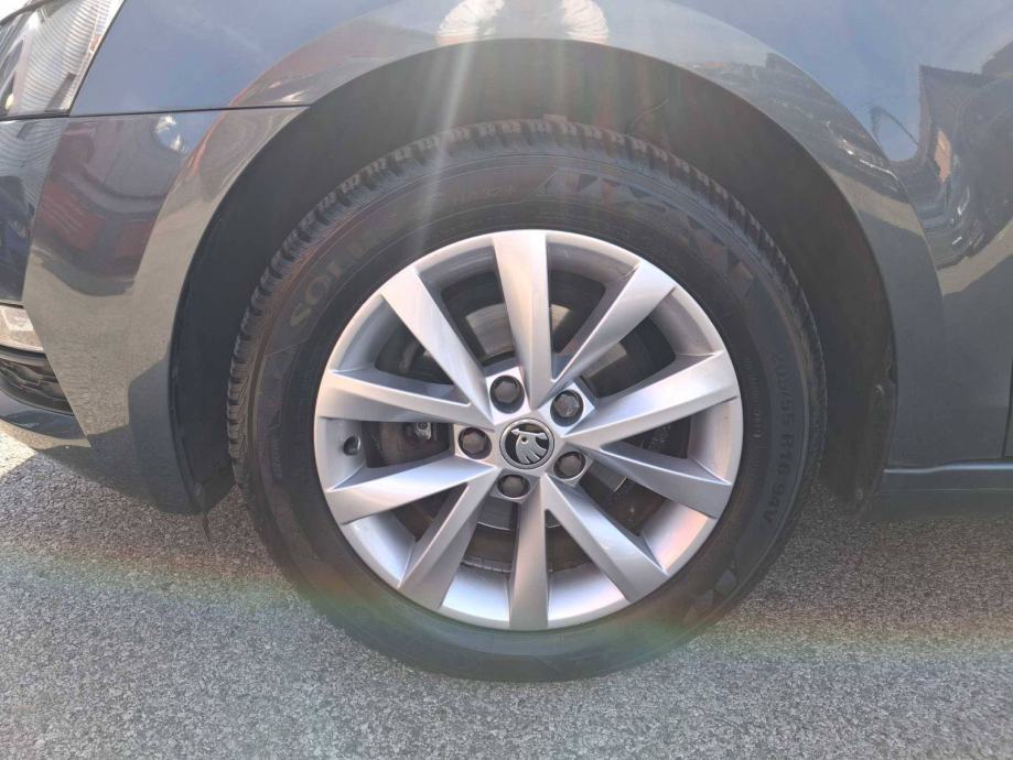 SKODA OCTAVIA 2019 • PREMIUM jamstvo • AutoZubak Rabljena, fotografija 14