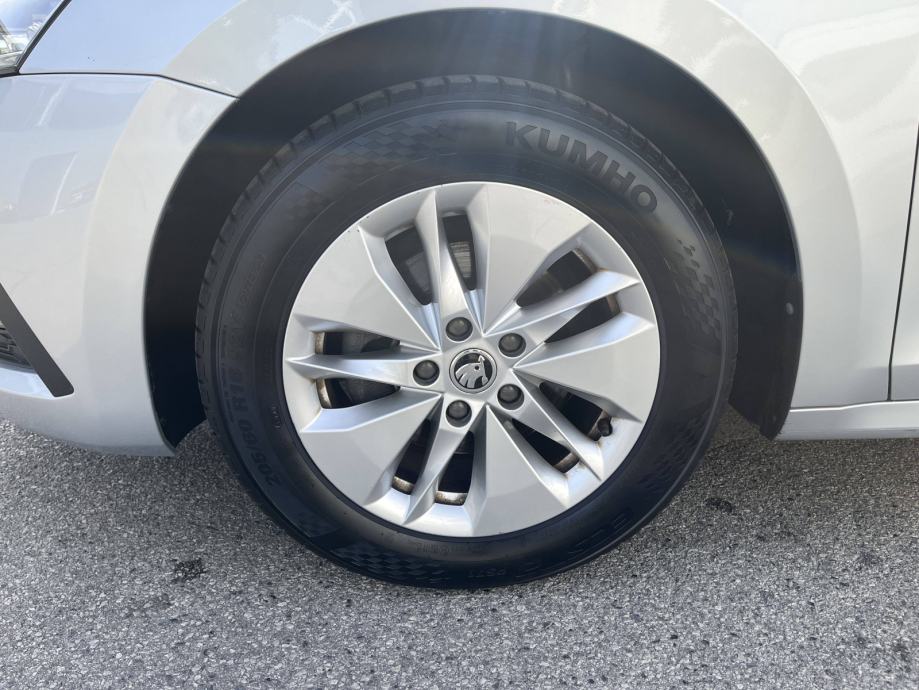 SKODA OCTAVIA 2021 • PREMIUM jamstvo • AutoZubak Rabljena, fotografija 15