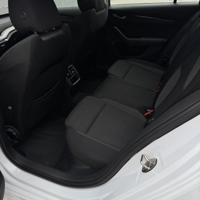 Škoda Octavia 2022. 2,0 TDI | PDV | DSG | LED | SERVISNA | VIRTUAL, fotografija 13