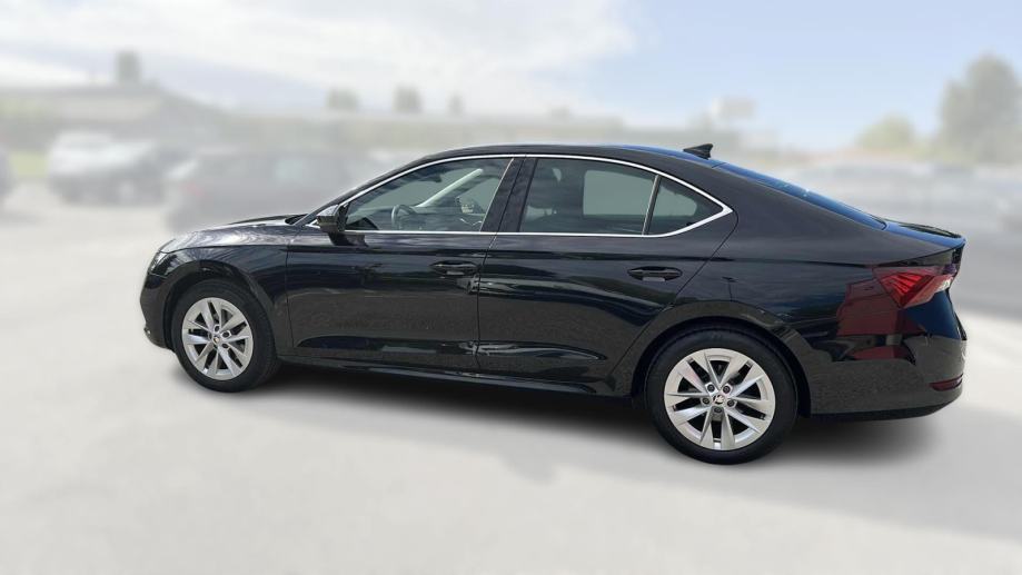 SKODA OCTAVIA 2023 • PREMIUM jamstvo • AutoZubak Rabljena, fotografija 6
