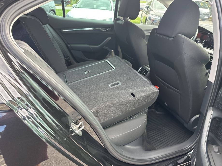 SKODA OCTAVIA 2023 • PREMIUM jamstvo • AutoZubak Rabljena, fotografija 18