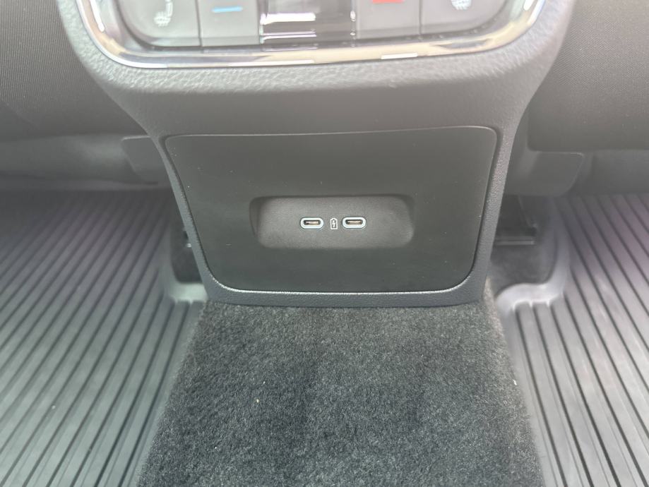 SKODA OCTAVIA 2023 • PREMIUM jamstvo • AutoZubak Rabljena, fotografija 20