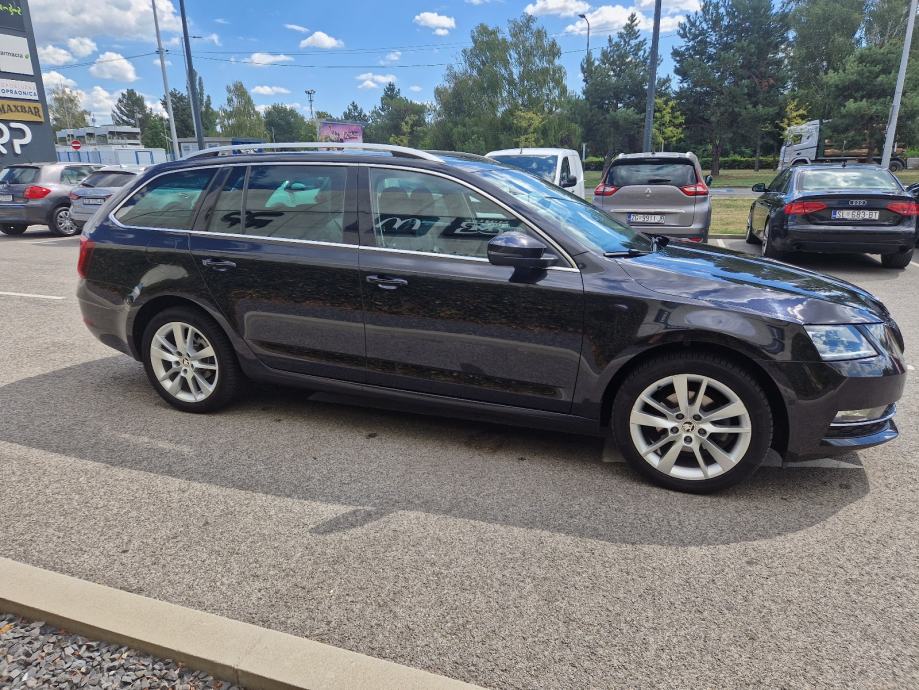 Škoda Octavia Combi 1,6 DSG, fotografija 4