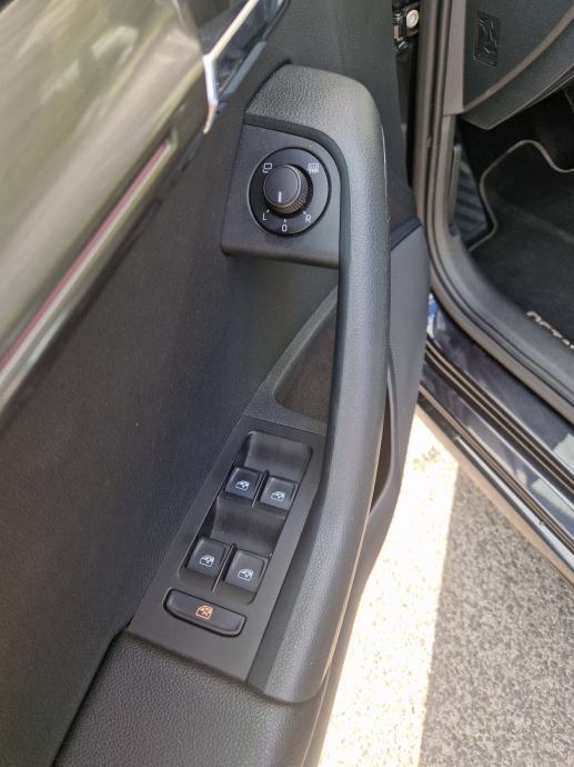 Škoda Octavia Combi 1,6 DSG, fotografija 17