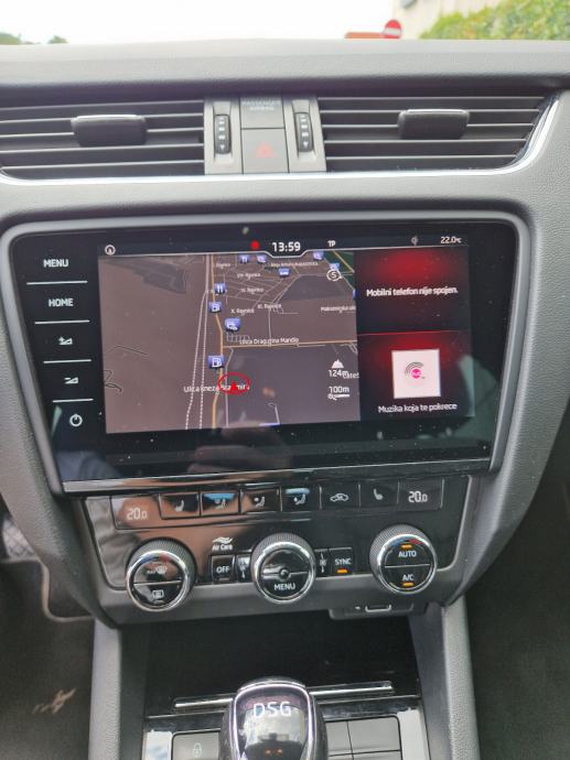 Škoda Octavia Combi 1,6 DSG, fotografija 8