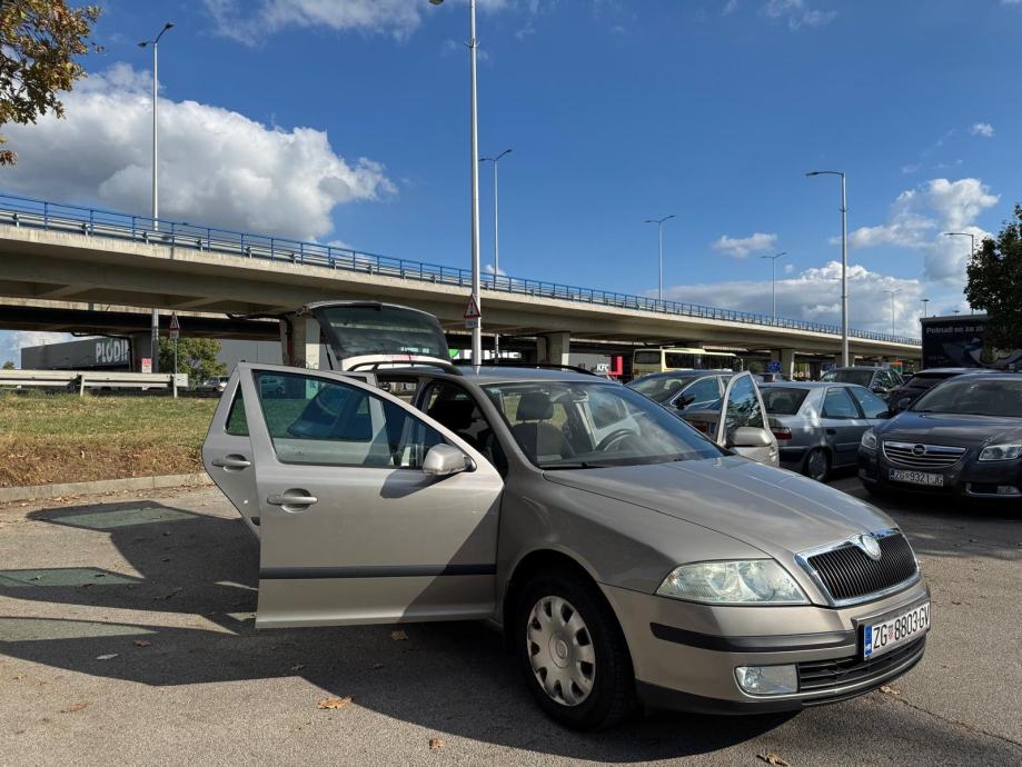 Škoda Octavia Combi 1,6 FSI, fotografija 6