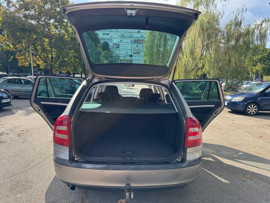 Škoda Octavia Combi 1,6 FSI, fotografija 8