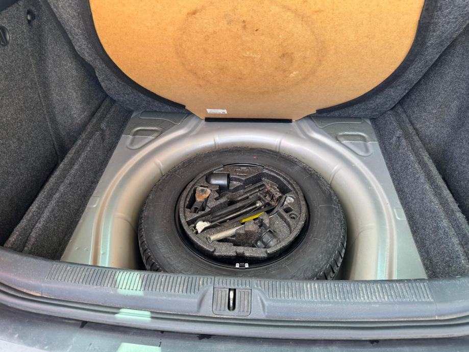 Škoda Octavia Combi 1,6 FSI, fotografija 12
