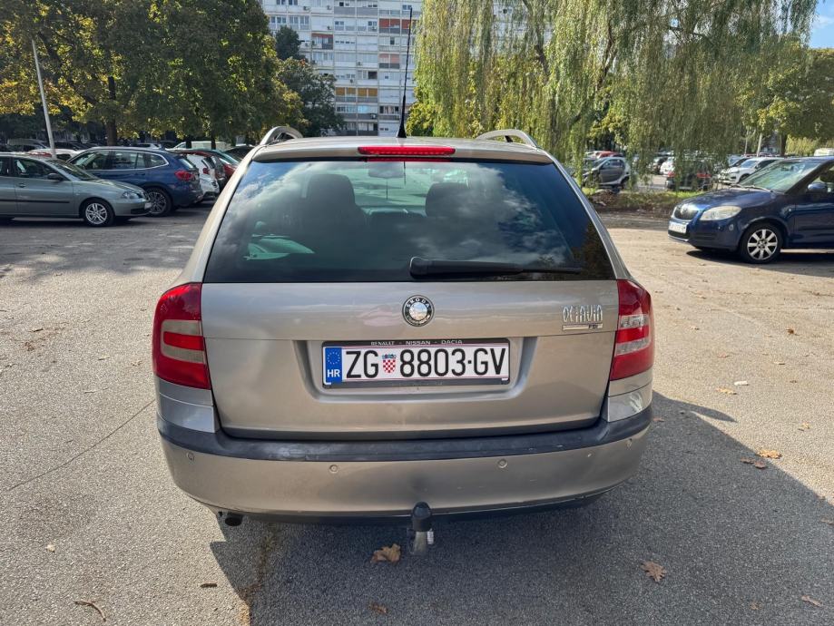 Škoda Octavia Combi 1,6 FSI, fotografija 5