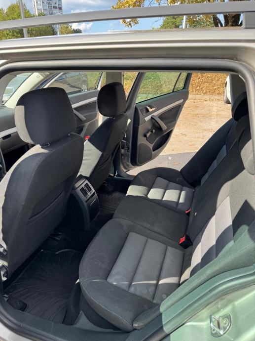 Škoda Octavia Combi 1,6 FSI, fotografija 11
