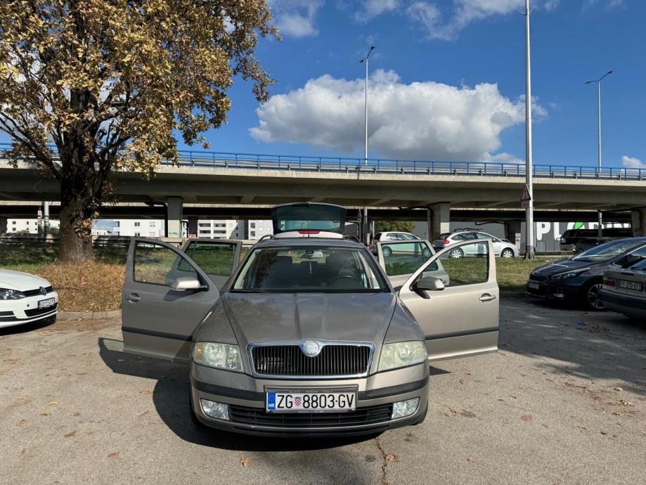 Škoda Octavia Combi 1,6 FSI, fotografija 7